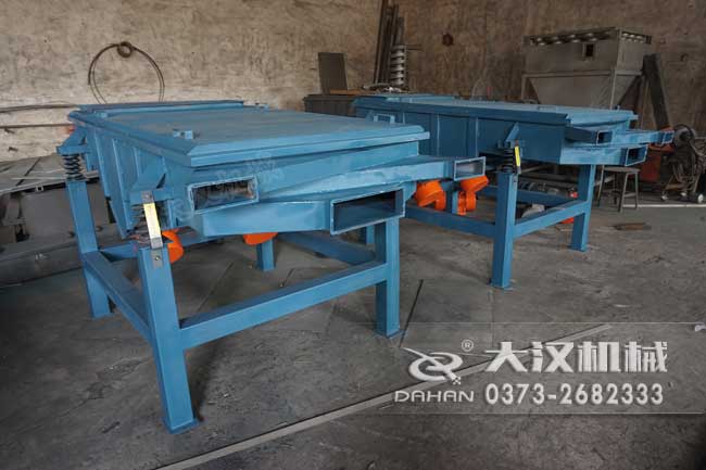 1020直線振動篩分機(jī) 1020直線振動篩分機(jī)